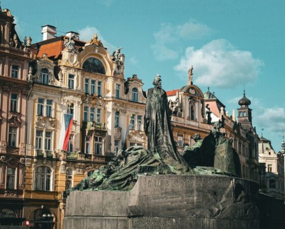 oleksandr-YMr2qdsZBcY-unsplash